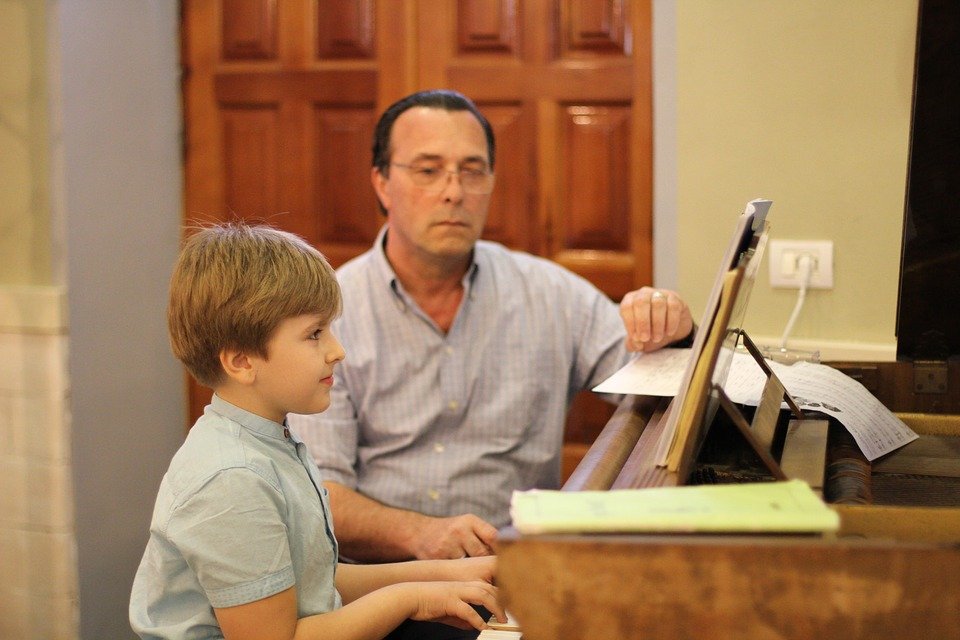 Hire a Piano Teacher: Top 5 Mistakes to Avoid when Learning to Play the Piano