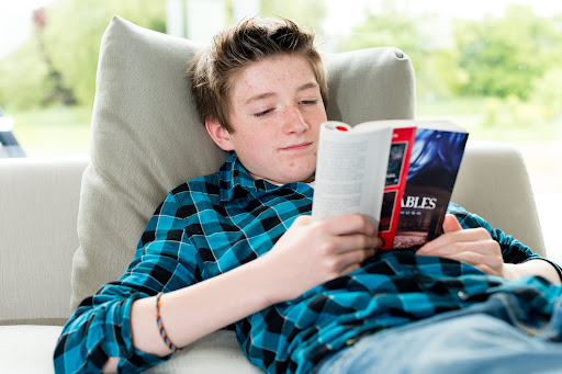 A Parent's Guide to Empower Struggling Middle School Readers